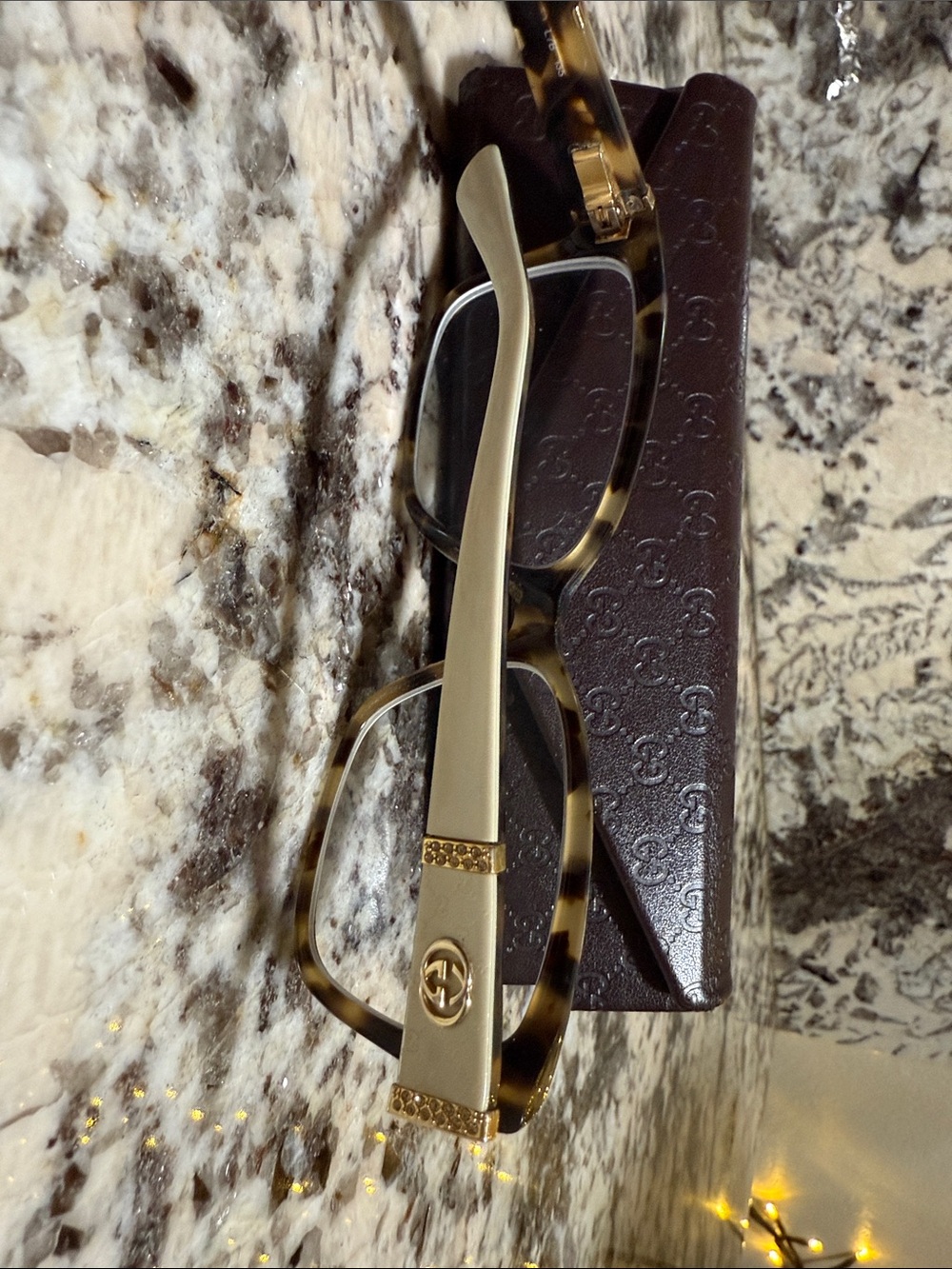 Gucci women’s Tortoiseshell Acetate Optical Frames with Dark Brown Logo Case - Picture 2 of 8